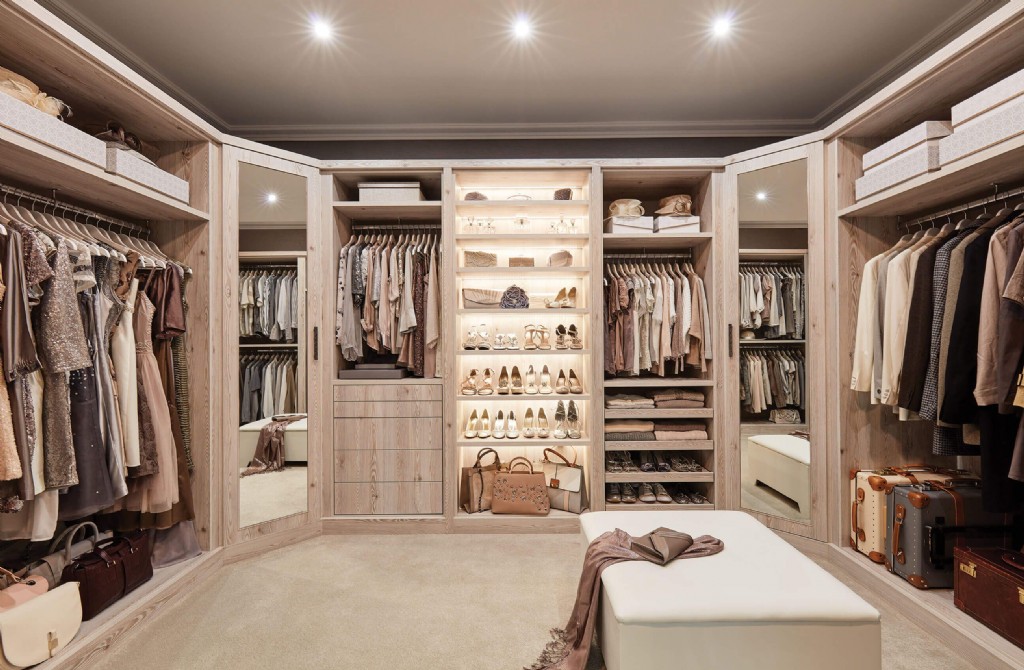 Lüks Butik Giyinme Odası Elbise Dolabı Ve Entegre Işıklı Açık Raflı Depolama Sistemi